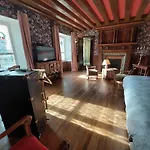 Au Chateau - Domaine De La Gavolerie Bed & Breakfast Besse-sur-Braye