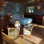 Au Chateau - Domaine De La Gavolerie 4*