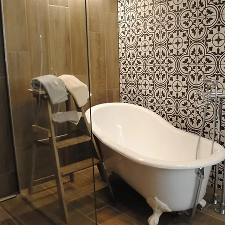 Au Chateau - Domaine De La Gavolerie 4* Bessé-sur-Braye