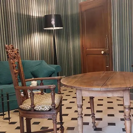 Au Chateau - Domaine De La Gavolerie Bed & Breakfast